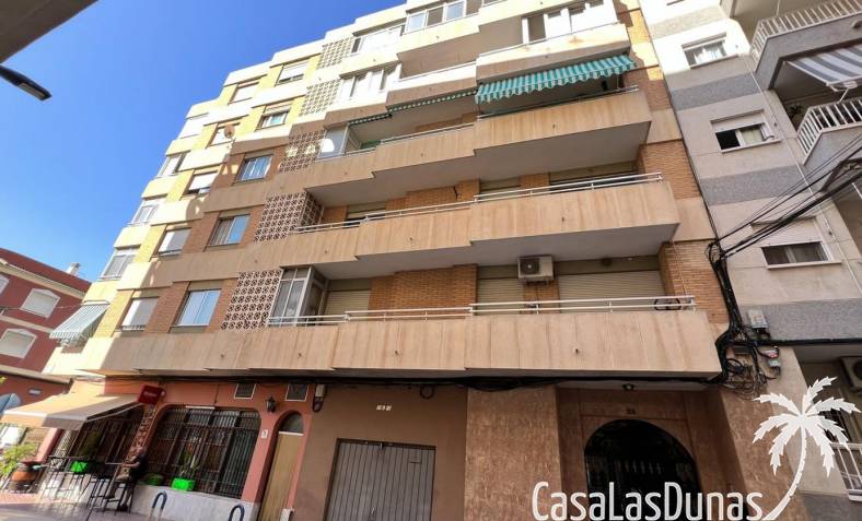 Apartment - Återförsäljning - Torrevieja - Centro