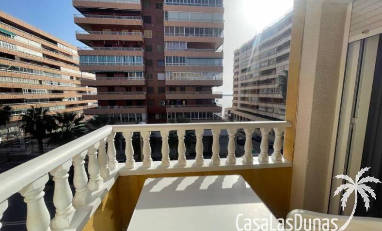 Apartment - Återförsäljning - Torrevieja - Torrevieja