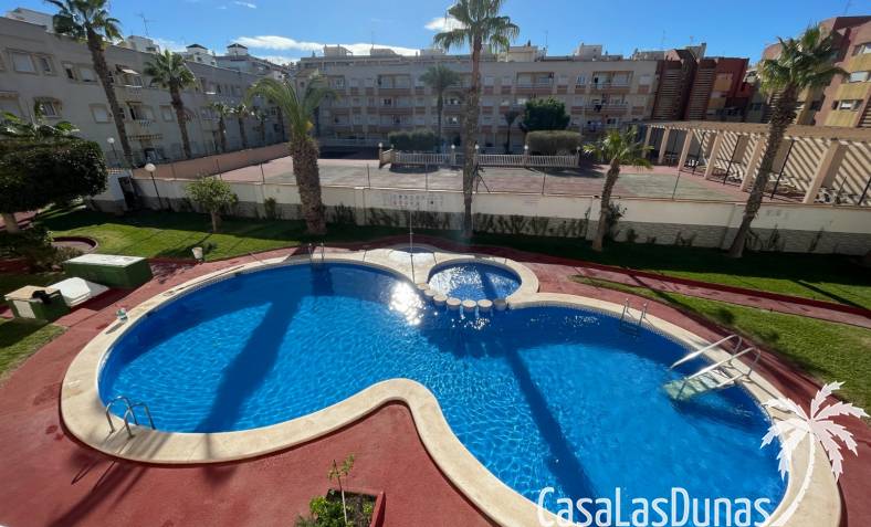 Apartment - Återförsäljning - Torrevieja - Torrevieja
