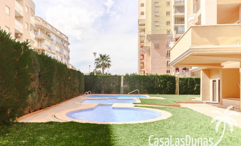 Apartment - Återförsäljning - Torrevieja - Torrevieja
