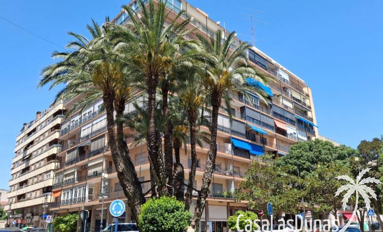 Apartment - Wiederverkauf - Orihuela Costa - Orihuela Center