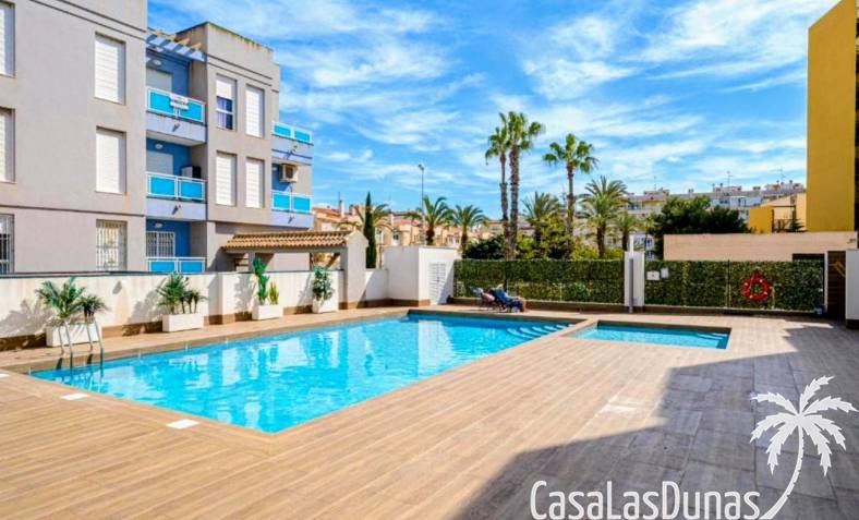 Apartment - Wiederverkauf - Torrevieja - Calle María Gil Vallejos