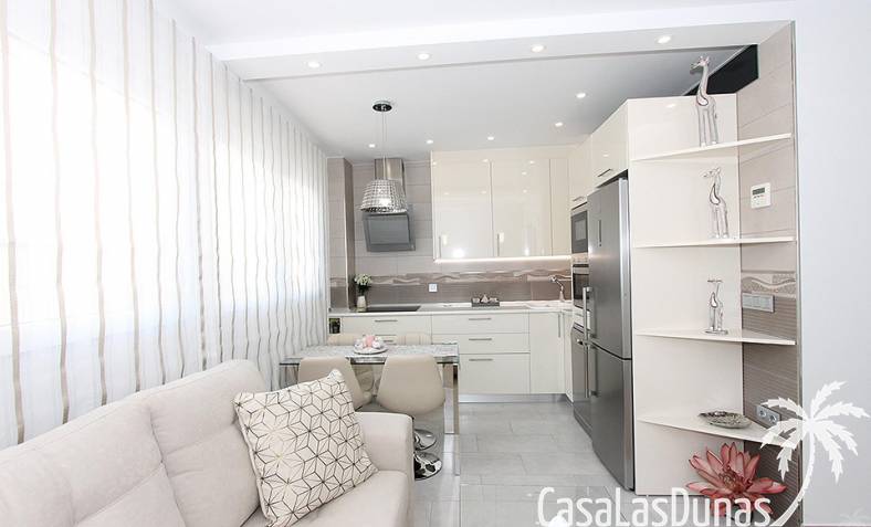 Apartment - Wiederverkauf - Torrevieja - CLDV-4368