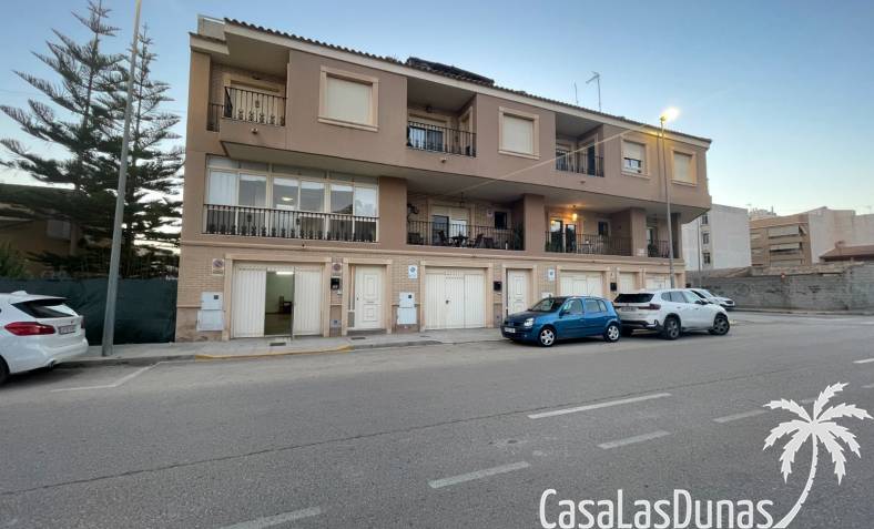 Townhouse / Semi-detached - Återförsäljning - Almoradí - Almoradi