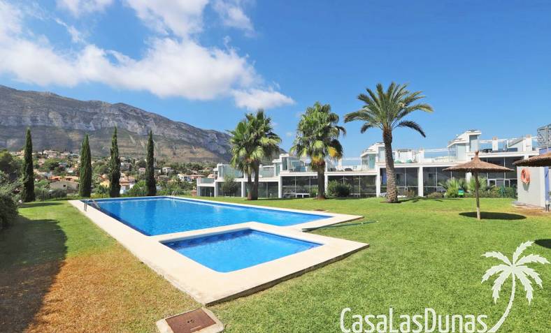 Townhouse / Semi-detached - Återförsäljning - Denia - Denia