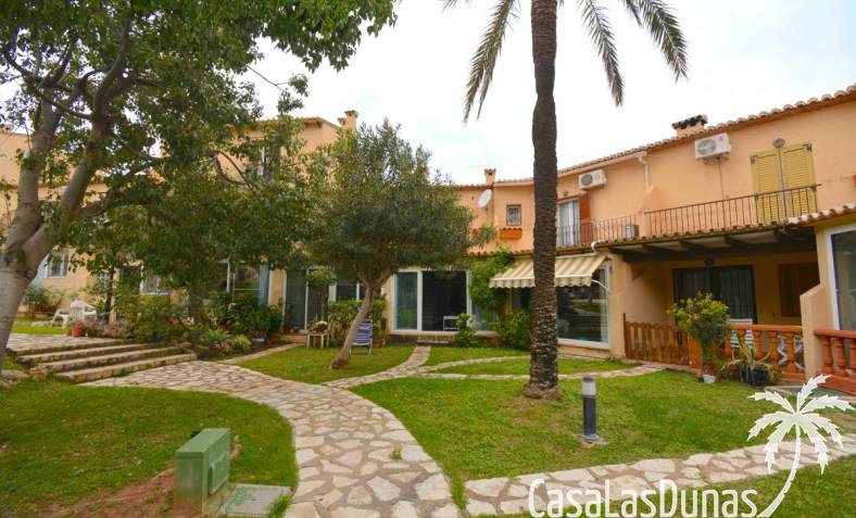 Townhouse / Semi-detached - Återförsäljning - Denia - Denia
