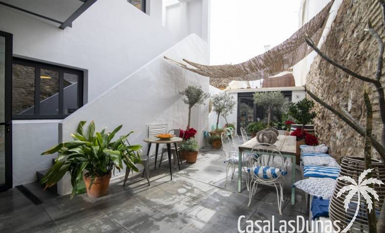 Townhouse / Semi-detached - Återförsäljning - Estepona - Estepona Centro