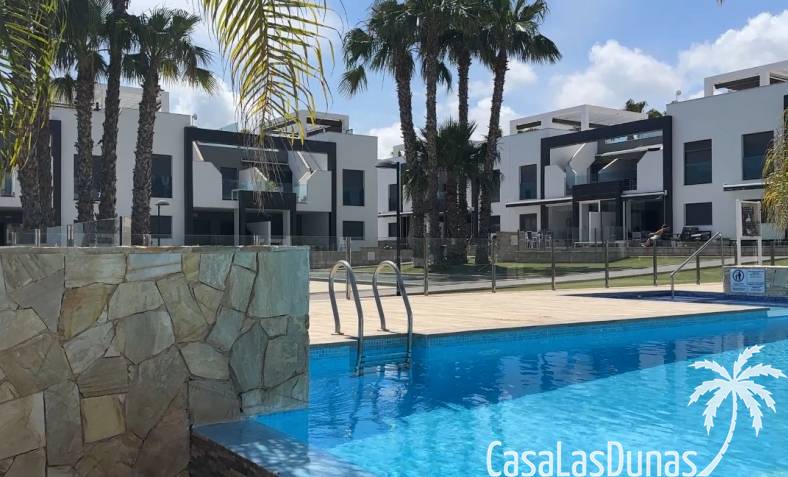 Townhouse / Semi-detached - Återförsäljning - La Zenia - La Zenia
