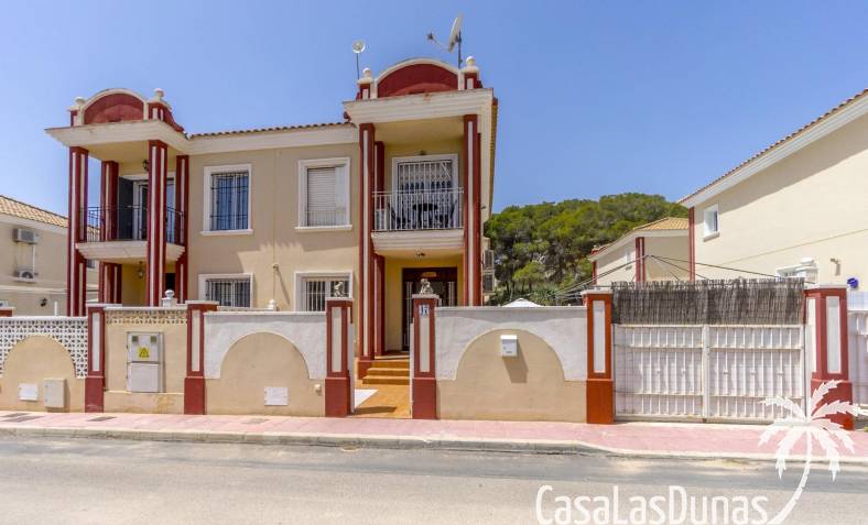 Townhouse / Semi-detached - Återförsäljning - Orihuela Costa - Campoamor