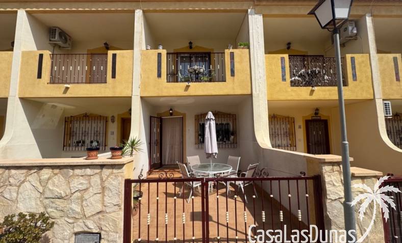Townhouse / Semi-detached - Återförsäljning - Orihuela Costa - Playa Flamenca