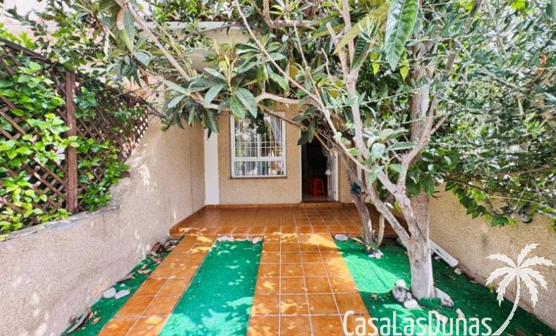 Townhouse / Semi-detached - Återförsäljning - Torrevieja - Aguas Nuevas