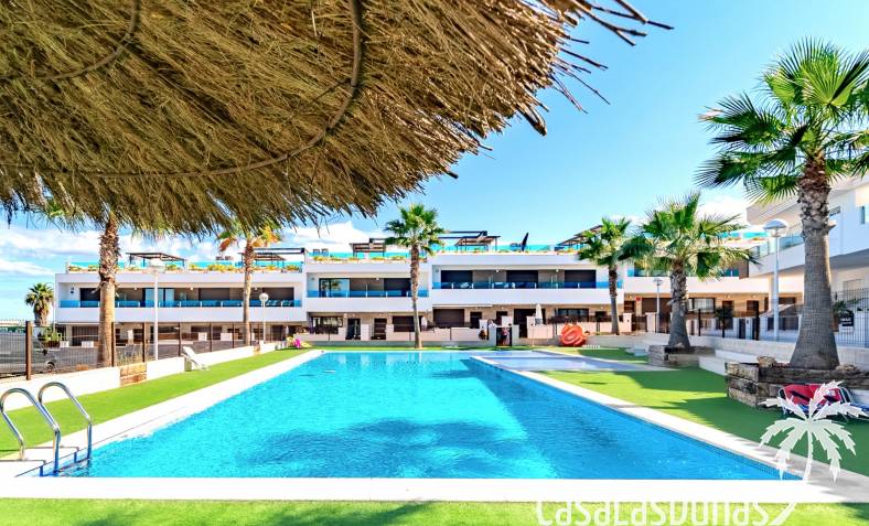 Townhouse / Semi-detached - Återförsäljning - ﻿Torrevieja (Alicante) - CLDCBB-29519