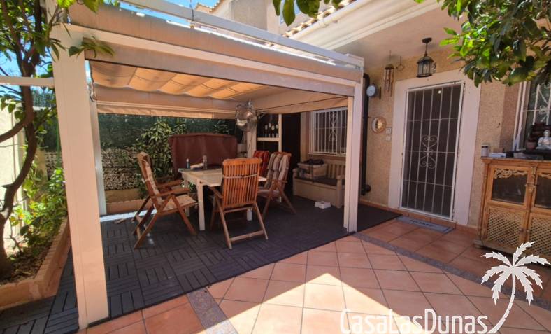 Townhouse / Semi-detached - Återförsäljning - Torrevieja - Costa Blanca Sur