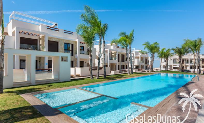 Townhouse / Semi-detached - Återförsäljning - Torrevieja - Torrevieja