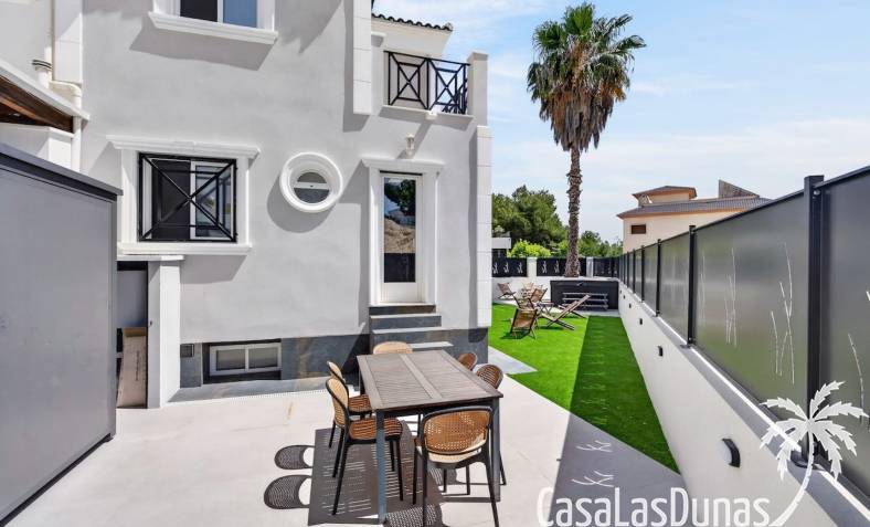 Townhouse / Semi-detached - Återförsäljning - Villamartín - Res. Las Filipinas