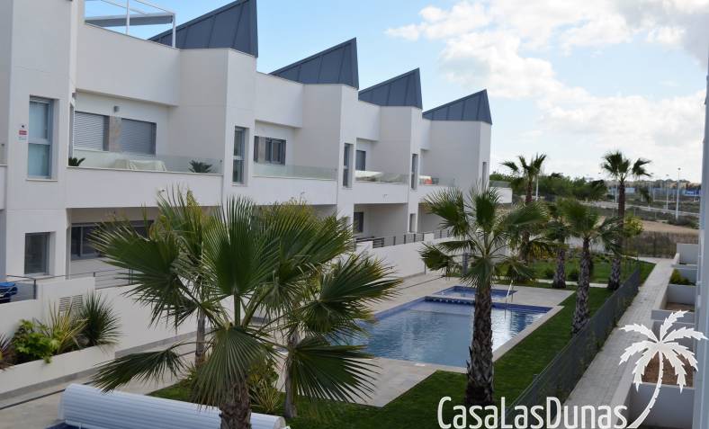 Townhouse / Semi-detached - Neubau - Torrevieja - cld-1616nbb