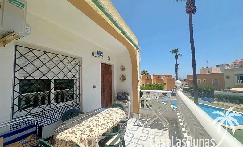 Townhouse / Semi-detached - Resale - La Mata - La Mata