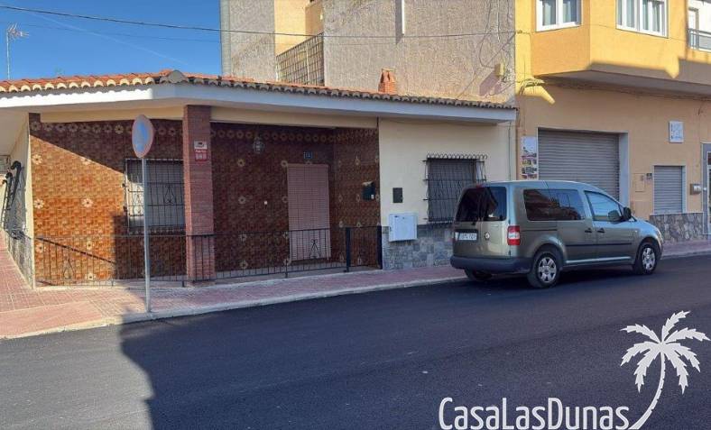 Townhouse / Semi-detached - Resale - San Isidro - San Isidro