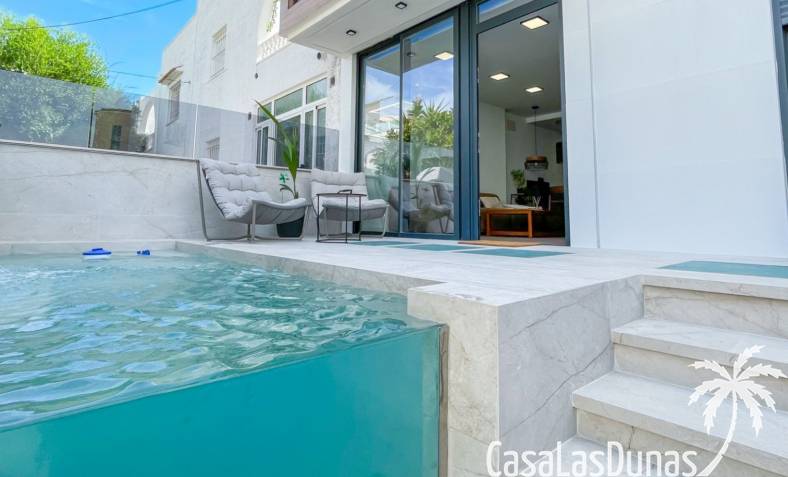 Townhouse / Semi-detached - Resale - Torrevieja - Nueva Torrevieja - Aguas Nuevas