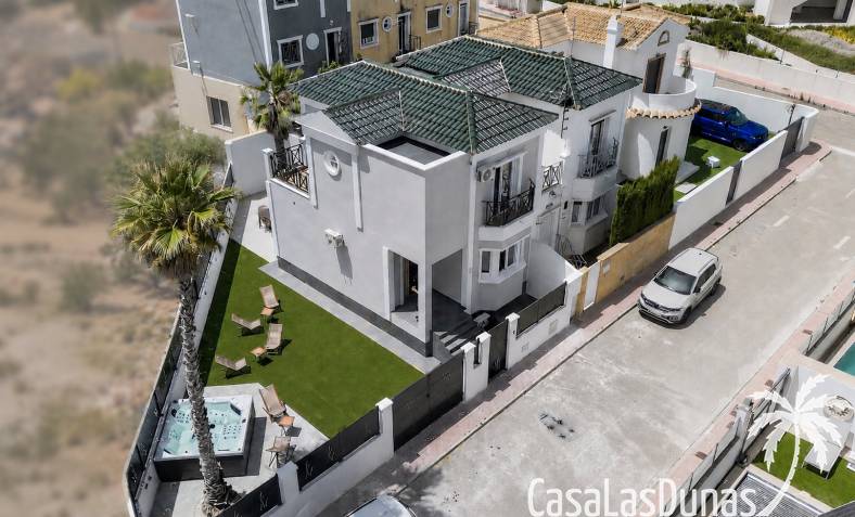 Townhouse / Semi-detached - Resale - Villamartín - Res. Las Filipinas