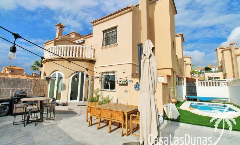 Townhouse / Semi-detached - Resale - Villamartín - Villamartín
