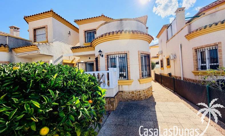 Villa - Återförsäljning - Los Montesinos - La Herrada