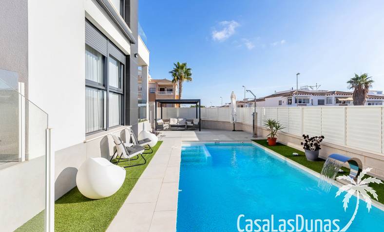 Villa - Återförsäljning - Orihuela Costa - Orihuela Costa