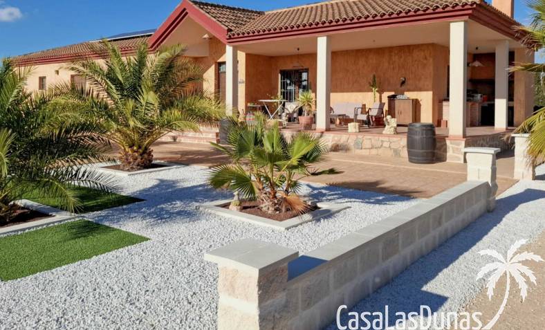 Villa - Återförsäljning - Pinoso - Pinoso