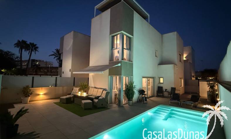 Villa - Återförsäljning - Santiago de La Ribera - Zona de la playa