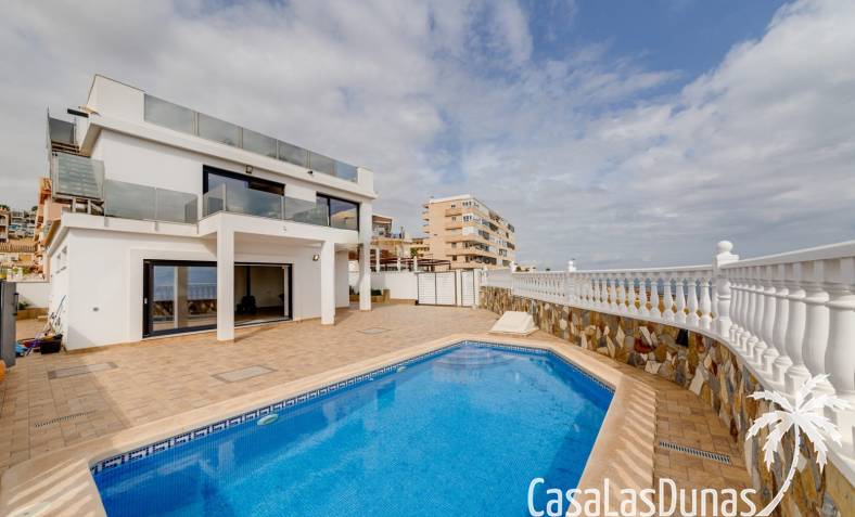 Villa - Återförsäljning - Torrevieja - CLD-2686