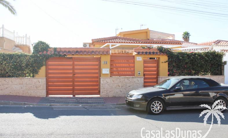 Villa - Återförsäljning - Torrevieja - CLDSA-98325