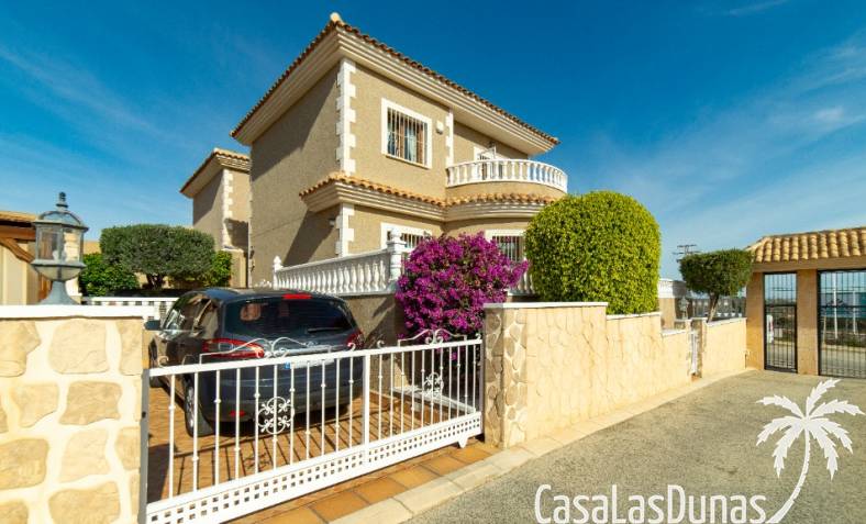 Villa - Återförsäljning - Torrevieja - Los Altos