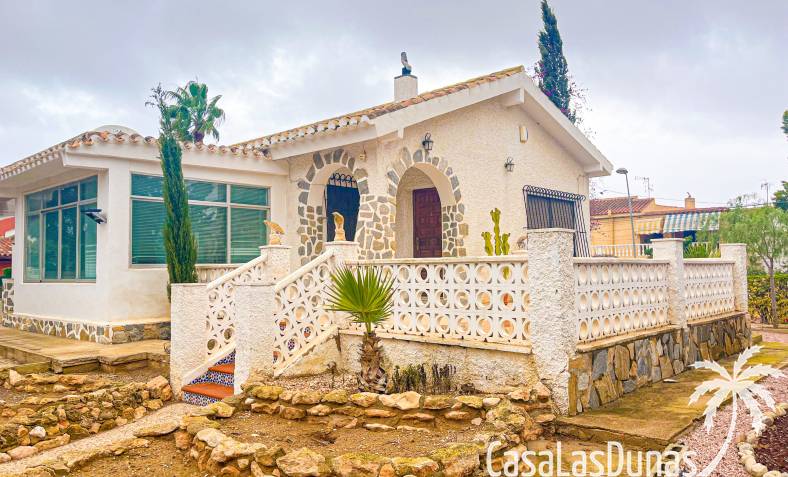 Villa - Återförsäljning - Torrevieja - Los Balcones - Los Altos del Edén