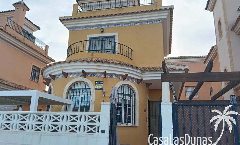 Villa - Bestaand - Los Montesinos - La Herrada
