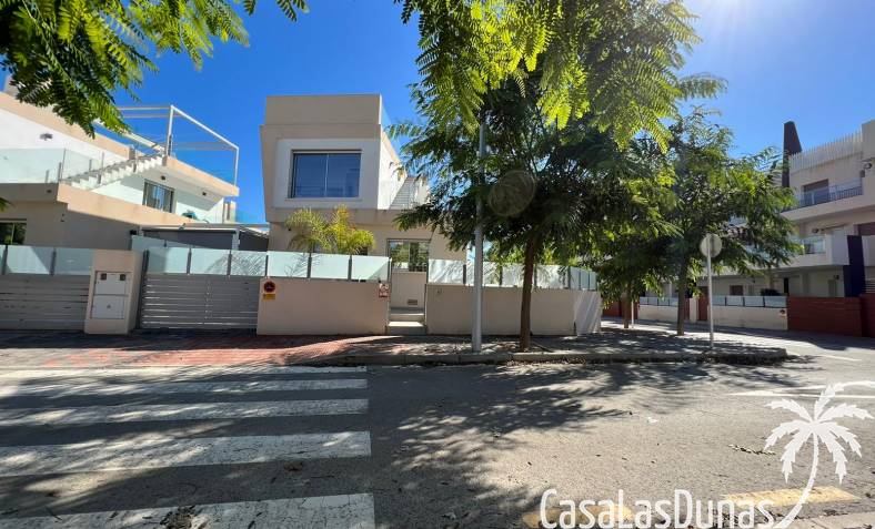 Villa - Bestaand - Mil Palmeras - CLDZCJ-72260