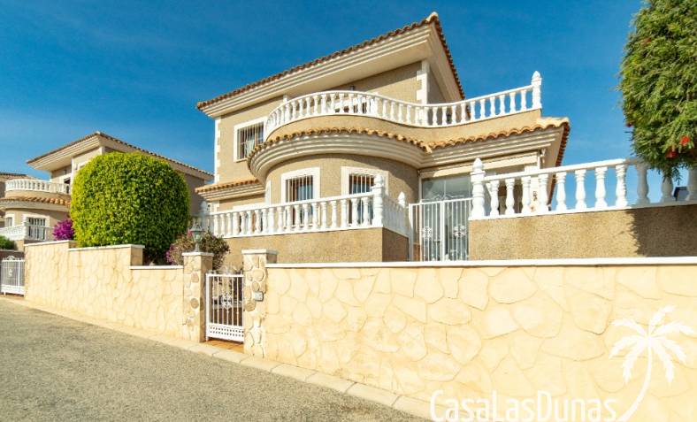 Villa - Bestaand - Torrevieja - Los Altos