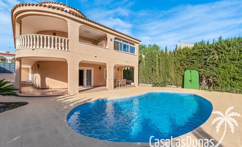 Villa - Bestaand - Torrevieja - Los Balcones