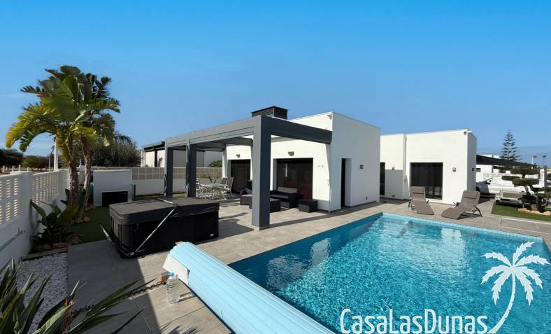 Villa - Resale - Denia - Denia