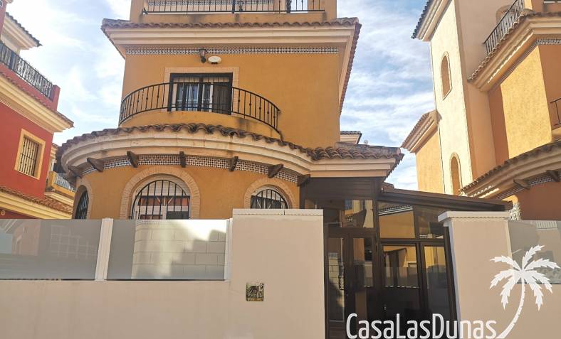 Villa - Resale - Los Montesinos - La Herrada