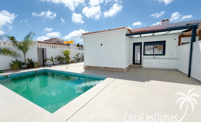 Villa - Resale - Torrevieja - La Siesta