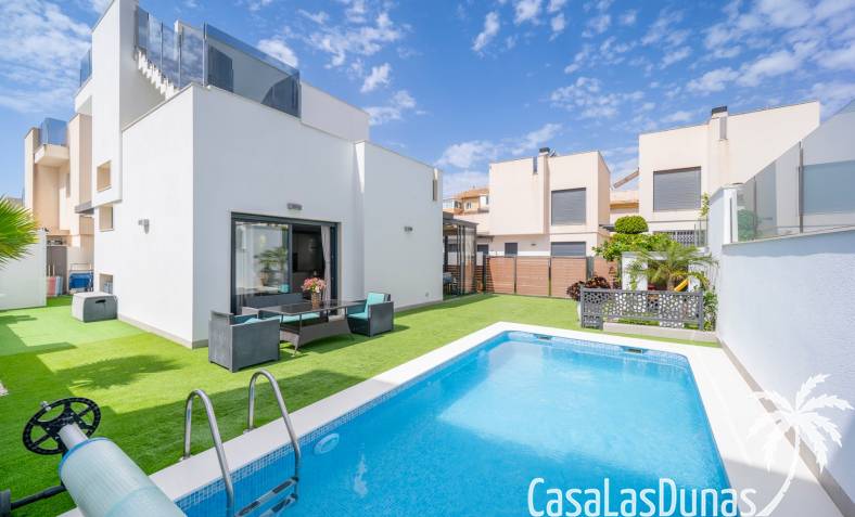 Villa - Resale - Torrevieja - Torrevieja