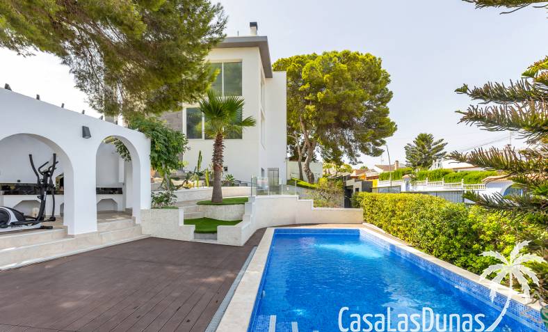 Villa - Resale - Torrevieja - Torrevieja
