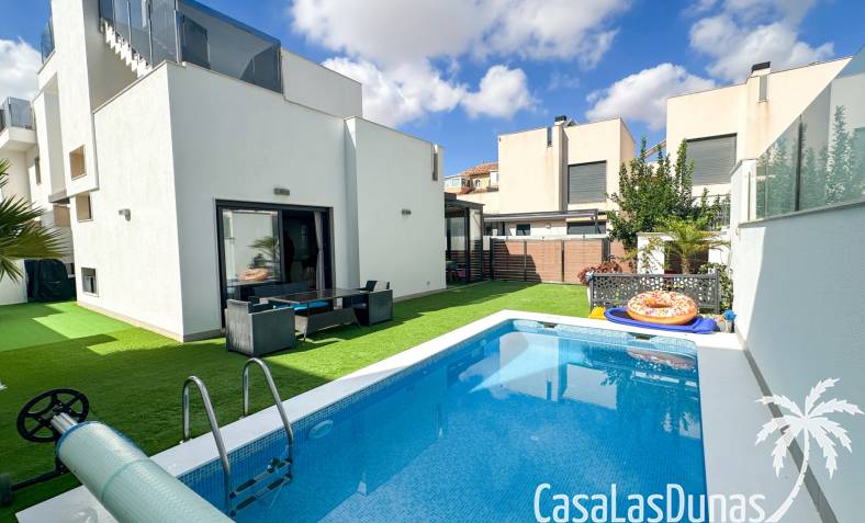 Villa - Revente - Torrevieja - Nueva Torrevieja - Aguas Nuevas