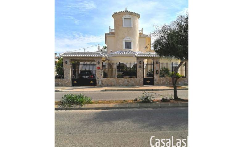 Villa - Wiederverkauf - Cabo Roig - Cabo Roig