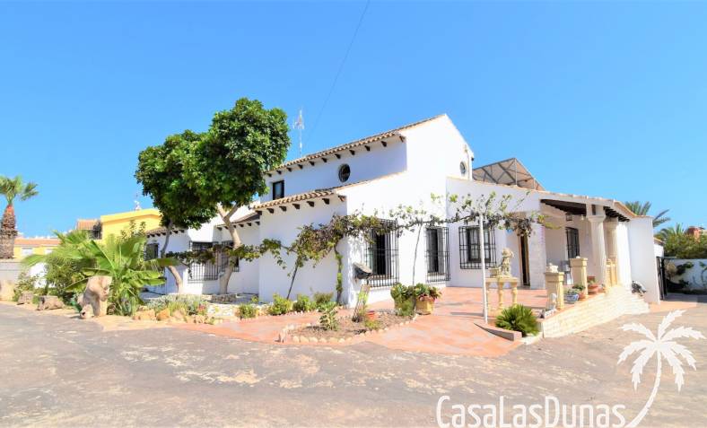 Villa - Wiederverkauf - Orihuela Costa - Villamartin