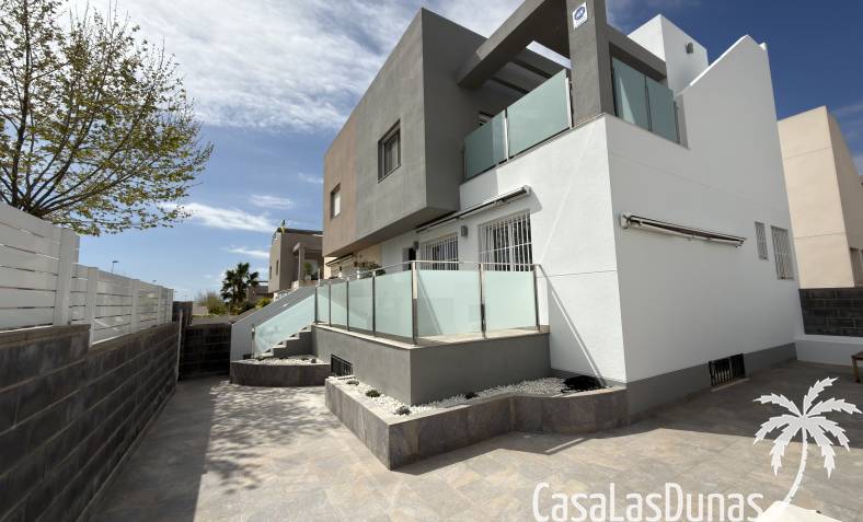 Villa - Wiederverkauf - Torrevieja - Torrevieja