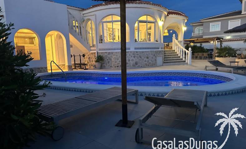Villa - Wiederverkauf - Torrevieja - Torrevieja