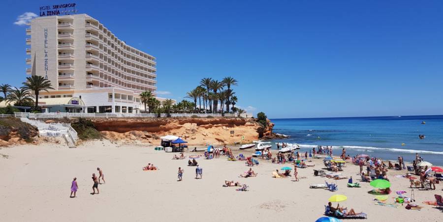 Wereldleider Spanje ontvangt 729 blauwe vlaggen voor stranden en jachthavens
